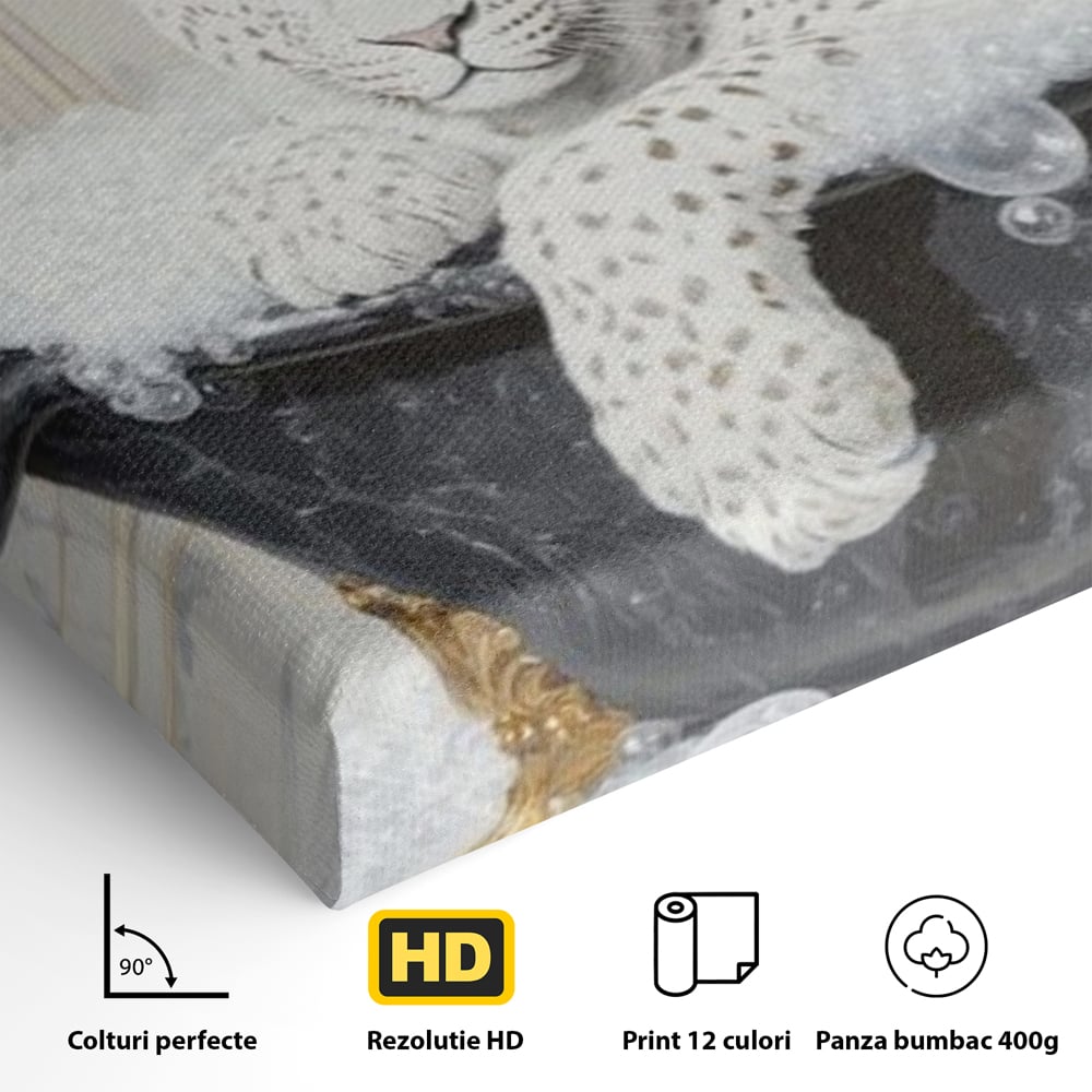 Detaliu al suprafetei: tablou canvas cu leopard alb in cada, fara rama, pe sasiu de lemn